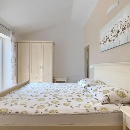 Villa Activity Gardenia With Pool In Tinjan