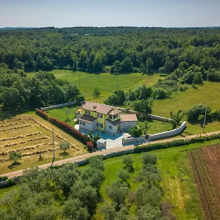 Activity Gardenia With Pool In Tinjan *