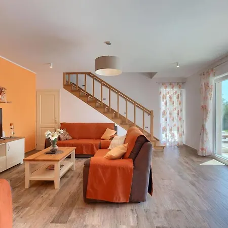 Villa Activity Gardenia With Pool In Tinjan Srbinjak