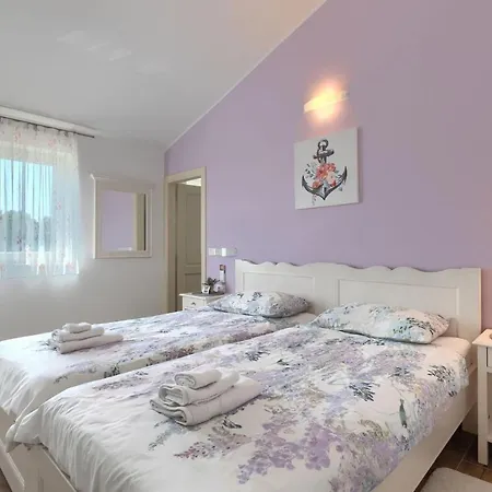 Activity Gardenia With Pool In Tinjan Srbinjak