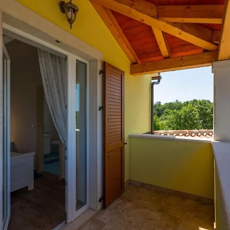 Activity Gardenia With Pool In Tinjan *