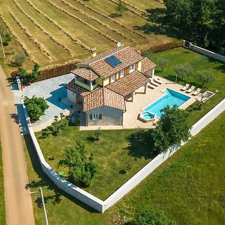 Вилла Activity Gardenia With Pool In Tinjan Srbinjak