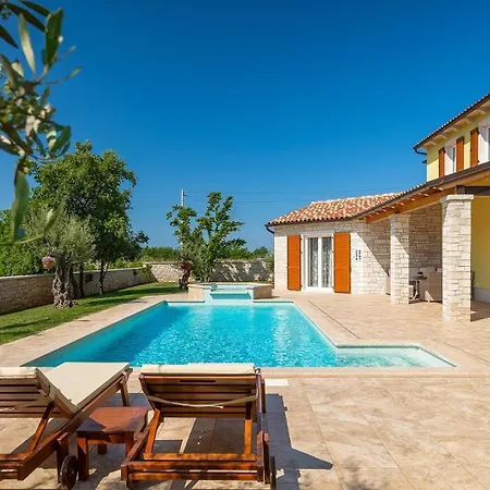 Villa Activity Gardenia With Pool In Tinjan *
