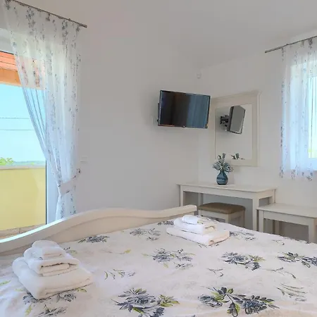 Activity Gardenia With Pool In Tinjan Вилла *