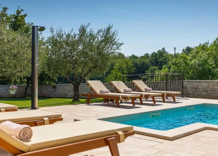 Activity Gardenia With Pool In Tinjan *