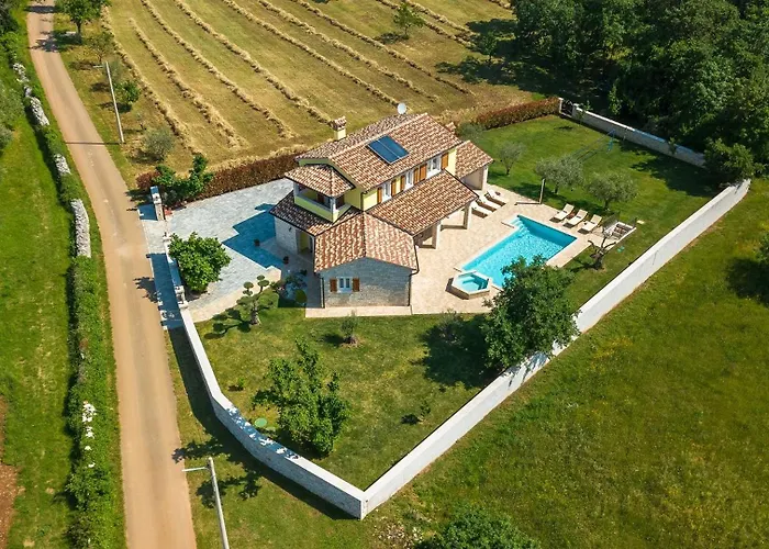 Villa Activity Gardenia With Pool In Tinjan Srbinjak