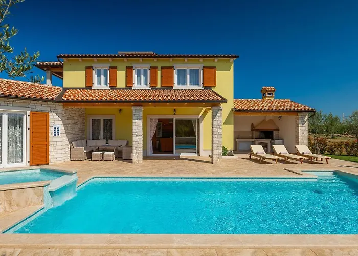 Villa Activity Gardenia With Pool In Tinjan *