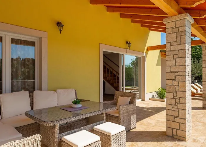 Activity Gardenia With Pool In Tinjan Villa Srbinjak