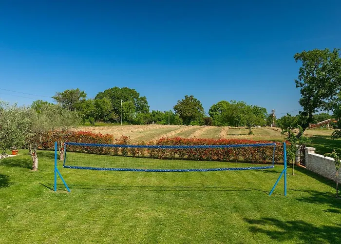 Activity Gardenia With Pool In Tinjan *